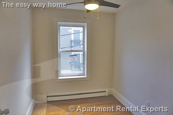 Building Photo - 27-29 Lambert St Unit #2R