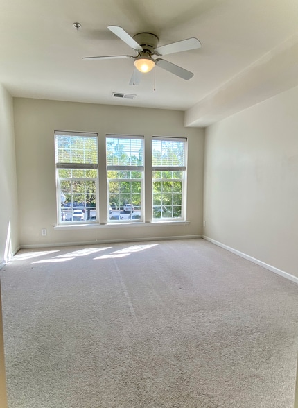 Building Photo - 14935 Santa Lucia Dr