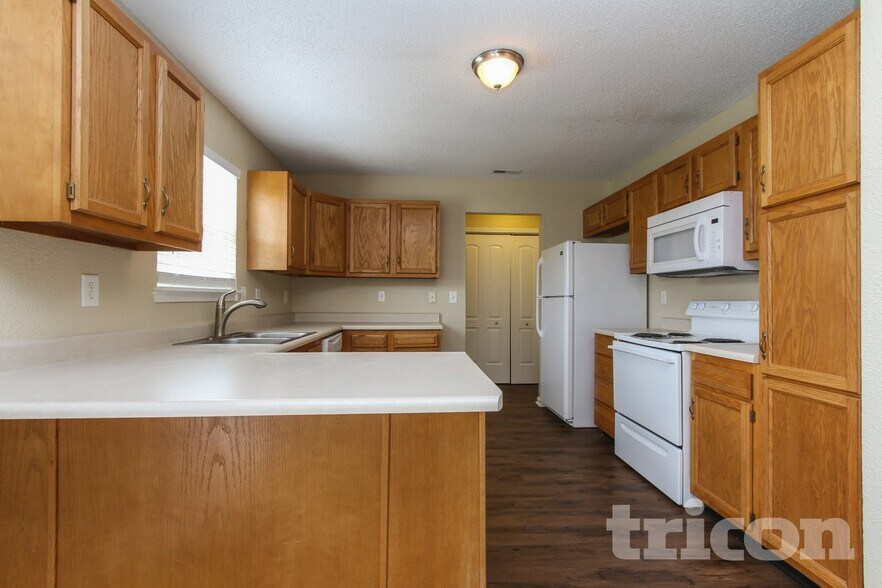 Building Photo - 1745 Perry Commons Blvd