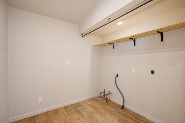 Building Photo - Classic home in the heart of Terrell Heights