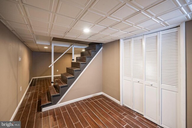 Building Photo - 835 N Newkirk St