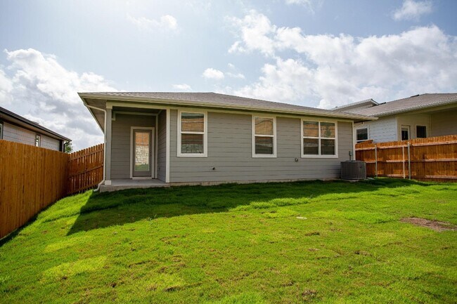 Building Photo - 10712 Deaton Ln