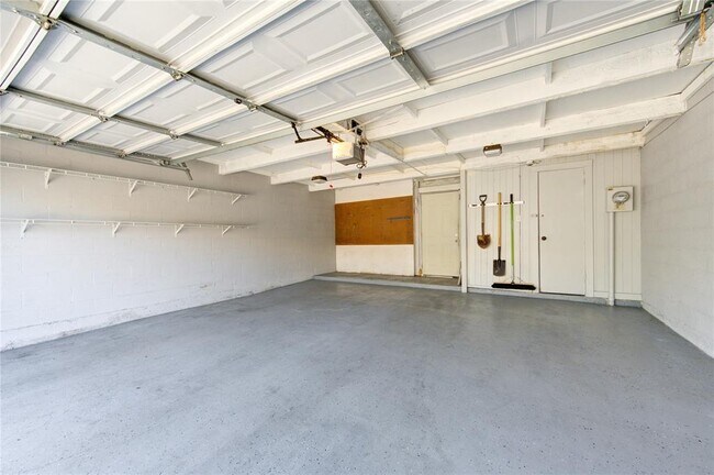 Building Photo - 1289 Blalock Rd