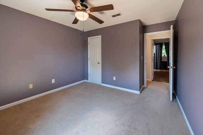 Building Photo - 4682 Red Leaf Way