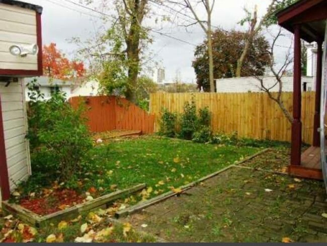 Building Photo - 208 Koch Ave