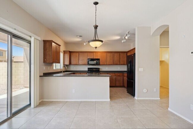 Building Photo - San Tan Heights