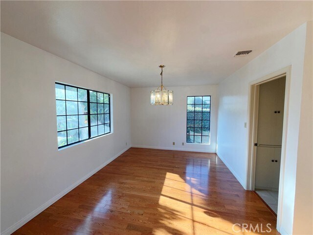 Building Photo - 1050 Mayflower Ave