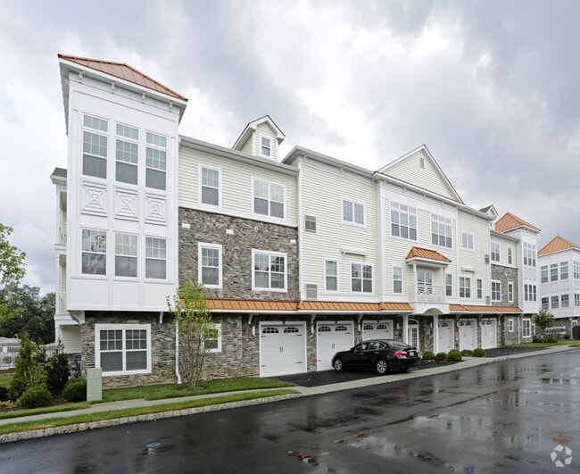 Building Photo - Hillside Club