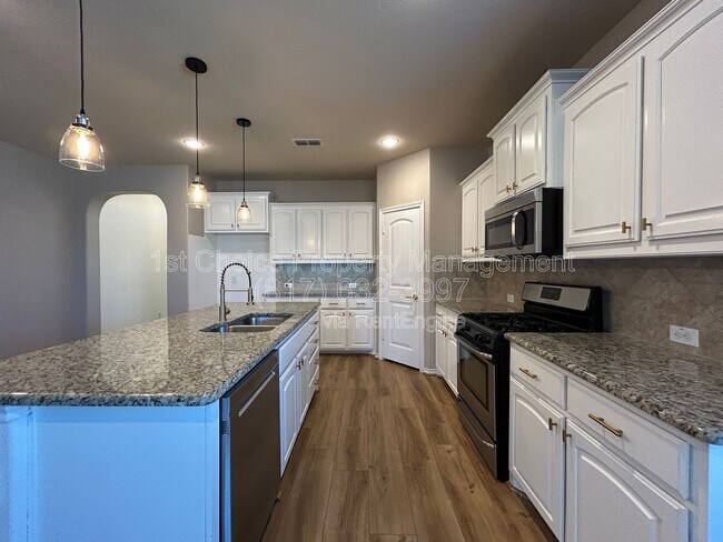 Building Photo - 15736 Barton Ridge Dr