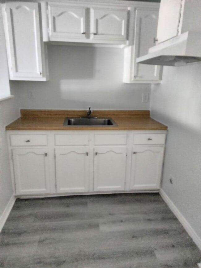 Interior Photo - Weddington