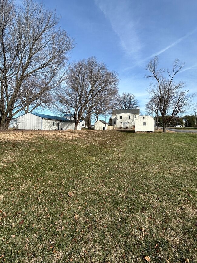 Building Photo - 1284 S Bay Rd