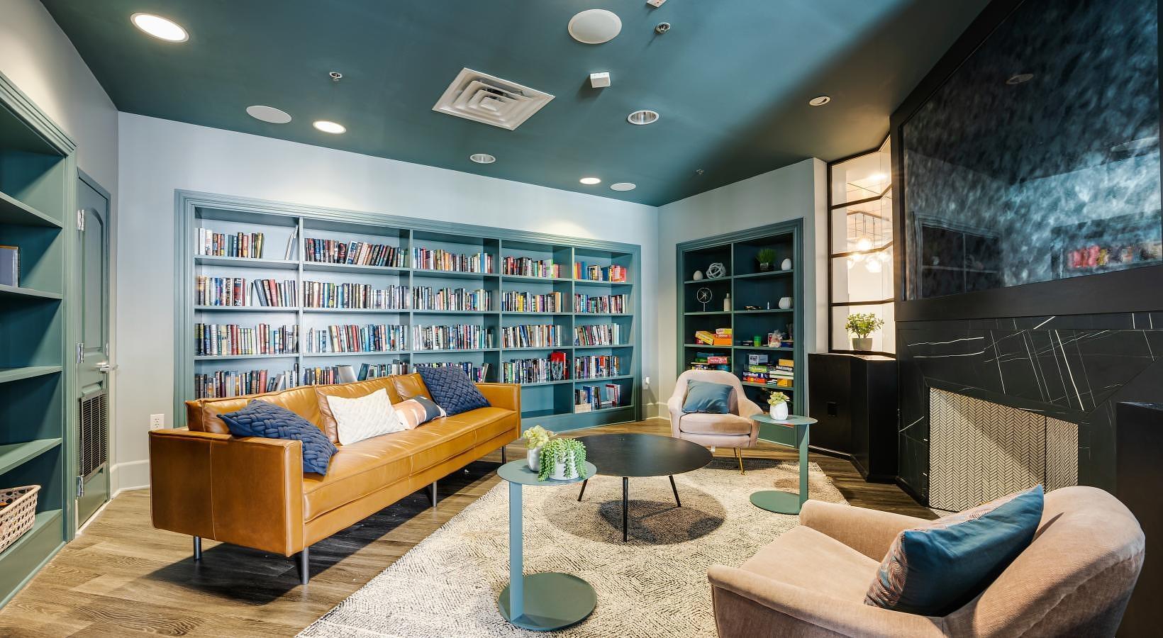 Building Photo - 900 E Six Forks Rd