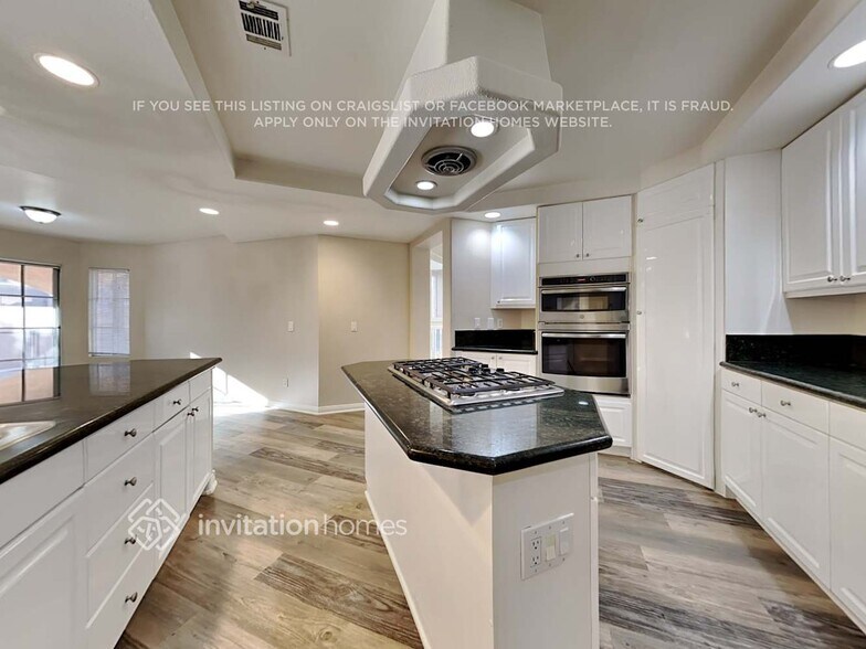 Building Photo - 2405 Eagleridge Dr