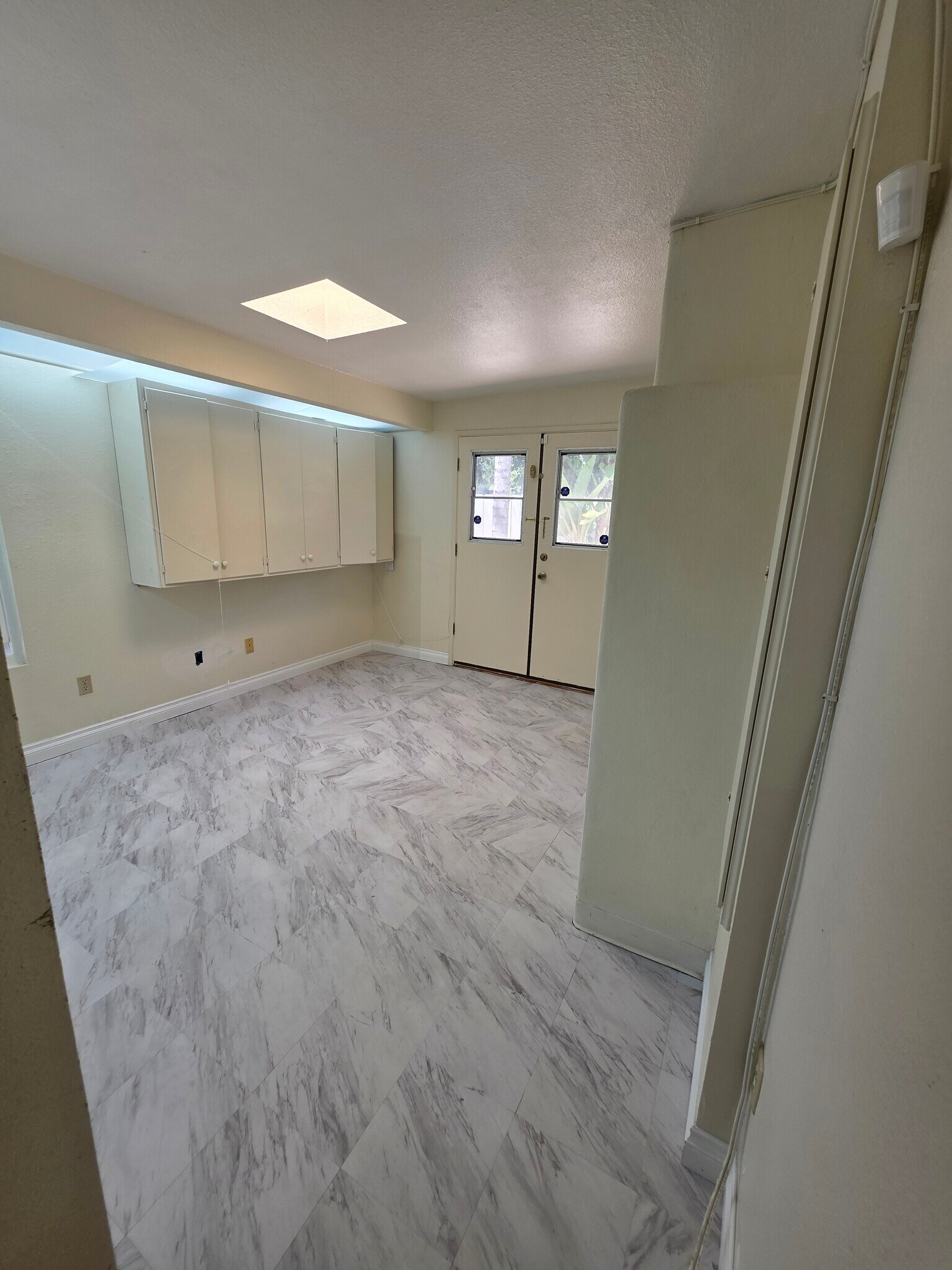 Building Photo - 461 Ridgeview Ct