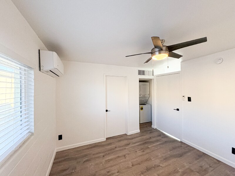 Building Photo - 1110 E Highland Ave