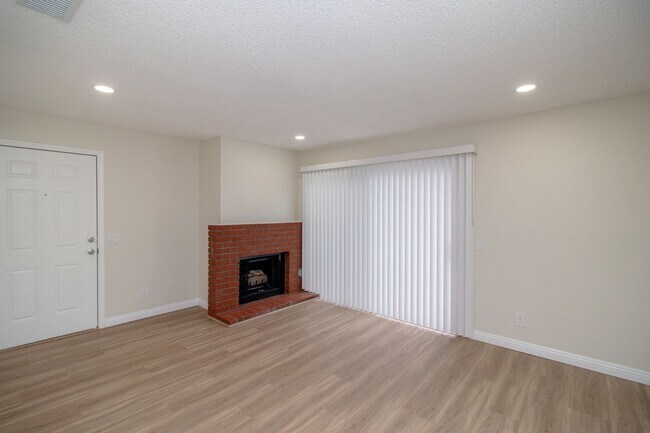 Building Photo - Newly Remodeled 2 Bed / 2 Bath  Upstairs Condo In Colton!