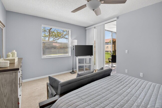 Building Photo - 5155 Europa Dr