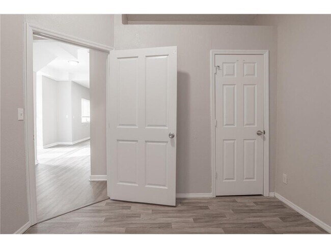 Building Photo - 1125 Margaret St