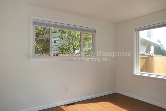 Building Photo - 2127 N 160th St