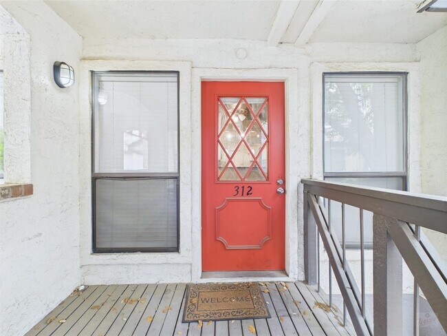 Primary Photo - 806 W 24th St