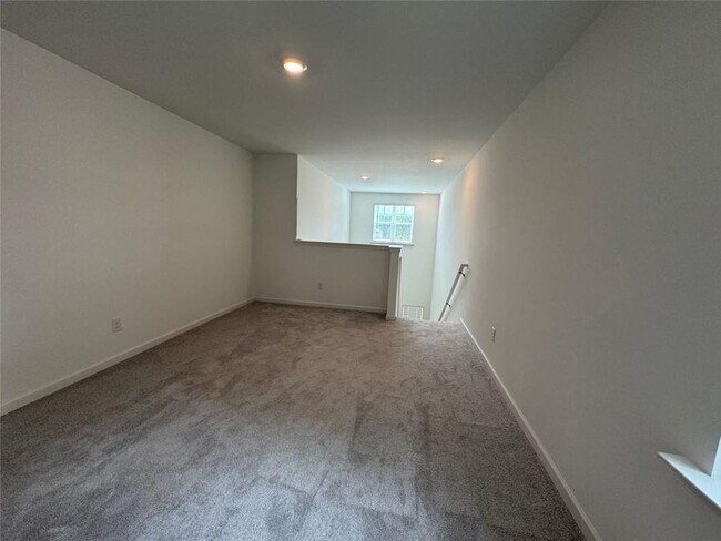 Building Photo - 204 Peregrine Point