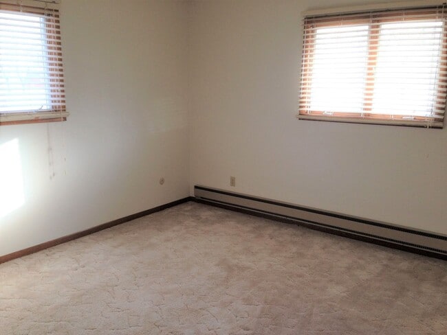 Building Photo - Continental