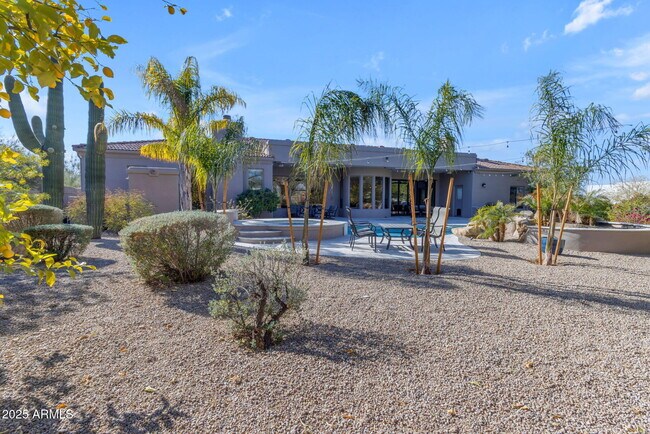 Building Photo - 6938 E Lomas Verdes Dr