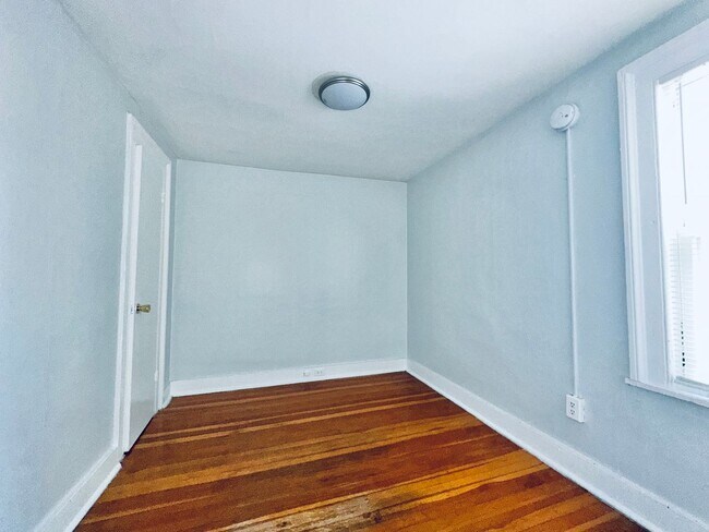 Building Photo - 175 Bradley St