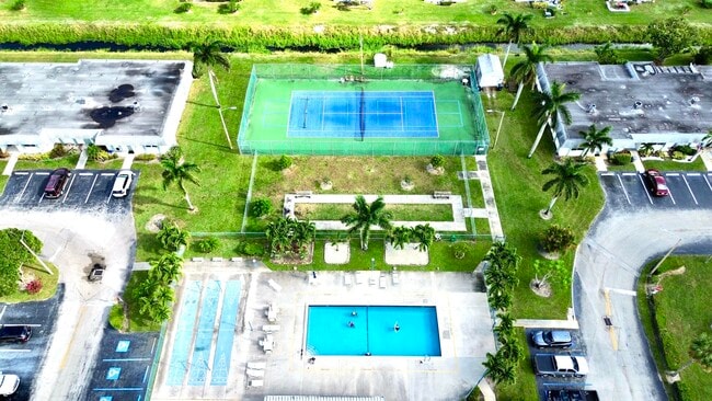 Building Photo - 2638 Gately Dr E