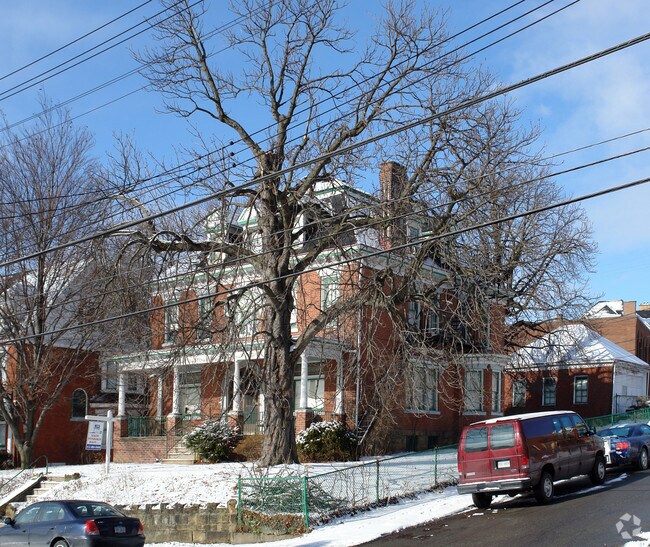 718 Brownsville Rd 718 Brownsville Rd Pittsburgh PA 15210 Apartment