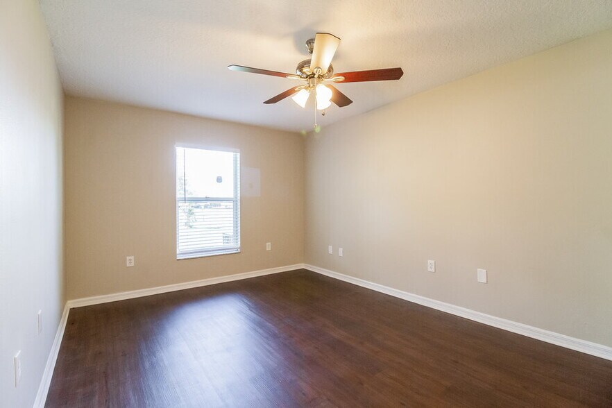 Building Photo - 559 Grand Royal Cir