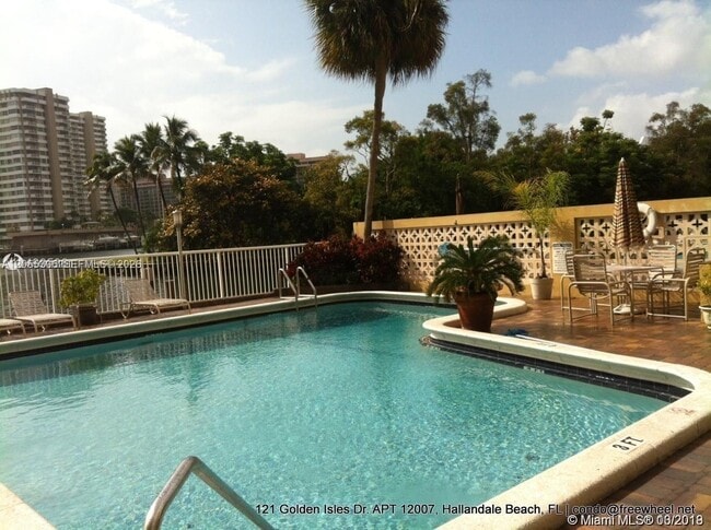 Building Photo - 121 Golden Isles Dr
