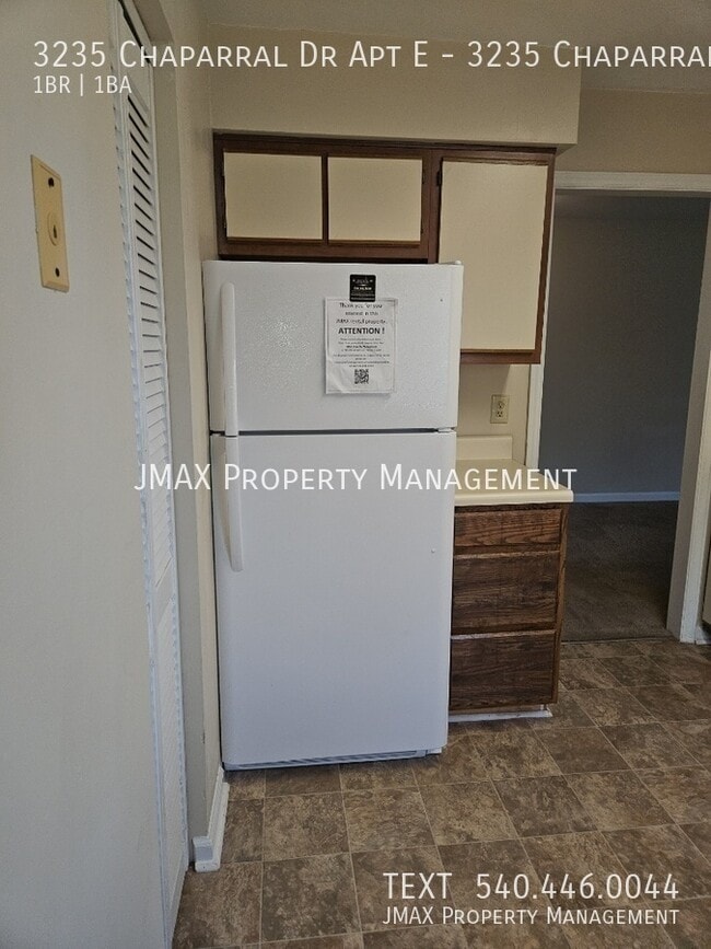 Building Photo - 3235 Chaparral Dr