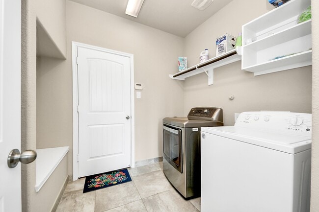 Building Photo - 29482 Westhope Dr