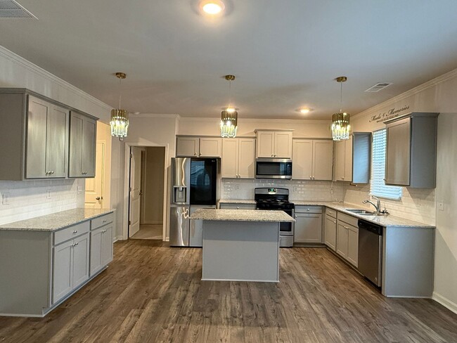 Building Photo - Beautiful and Spacious 5BR 4.5BA Home w/ Full Appliance Kitchen • Garage in Fairburn