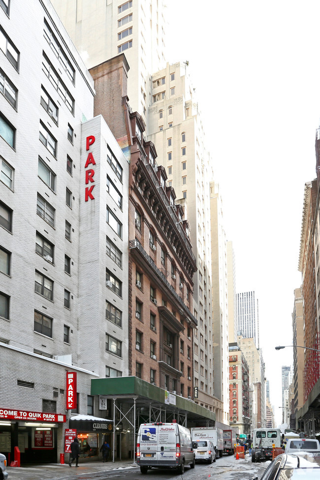 Building Photo - Central Park Mews