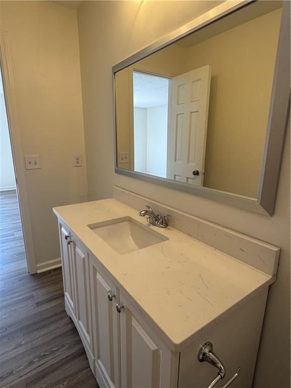 Building Photo - 728 Hanover Ln SE