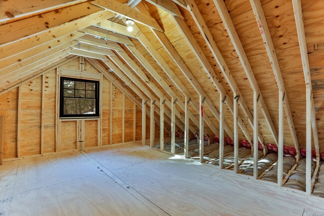 Building Photo - 157 Good Hill Rd