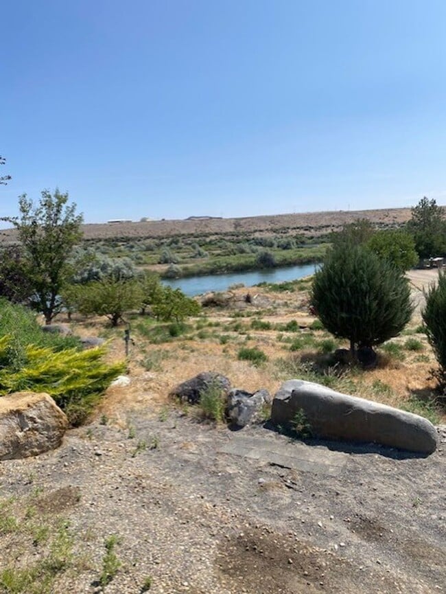 Building Photo - True Western Living On The Snake River