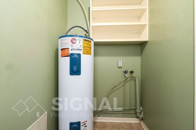 Building Photo - 1174 16th Ave Thomas