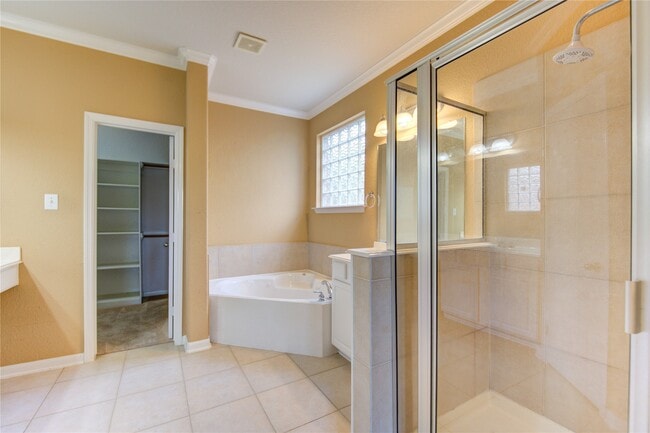 Building Photo - 5802 Horseshoe Falls