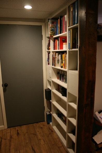 Building Photo - 22 N Railroad St