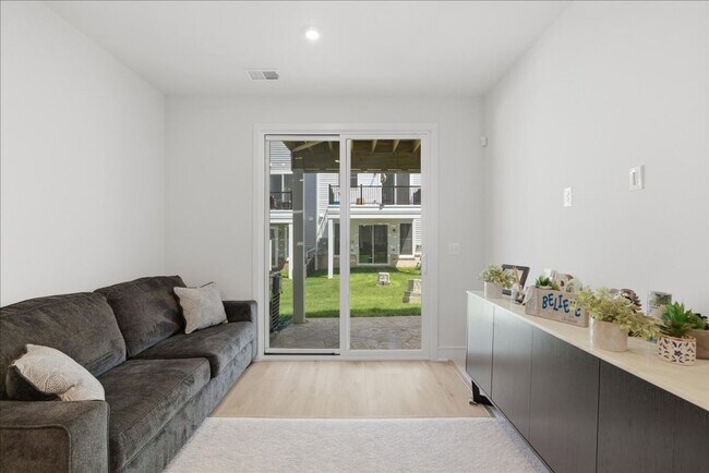 Building Photo - Welcome to this stunning, newly built 2025 townhome nestled in the heart of Brambleton