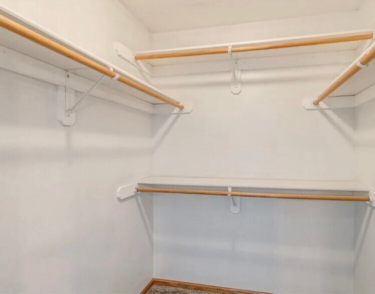 Master bedroom closet. - 2132 Ridgeview Cir