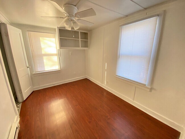 Building Photo - Cute 1 Bedroom 1 bathroom home!