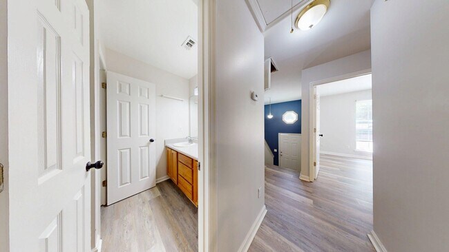 Building Photo - 500-502 Greentree