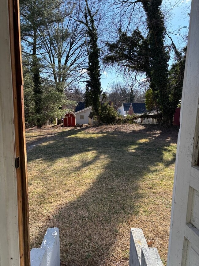 Building Photo - 14 W Carrollton Ave