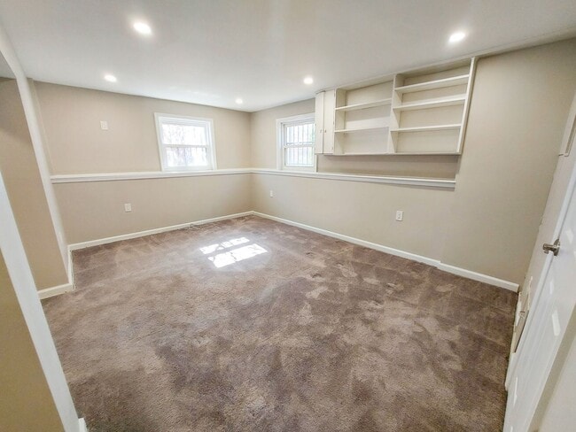 Building Photo - Fully updated 3br/2bth with large yard in ...