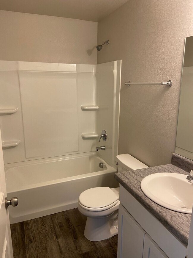 Building Photo - *PreLeasing* Four Bedroom | Two Bath Home in Bridlewood