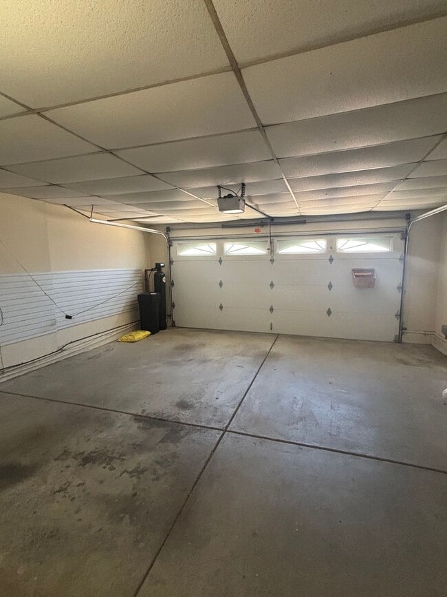 Building Photo - Lovely 3-Bedroom, 2-Bath Home in Desirable...